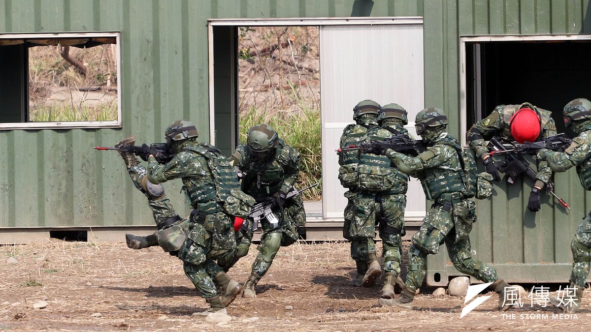 日前立委有倡議:刑法第10條中增列對於「敵人」的定義,對此,作者認為修法疑慮可能造成典型的「軍民不分」。(資料照,蘇仲泓攝) 日前立委有倡議:刑法第10條中增列對於「敵人」的定義,對此,作者認為修法疑慮可能造成典型的「軍民不分」。(資料照,蘇仲泓攝)