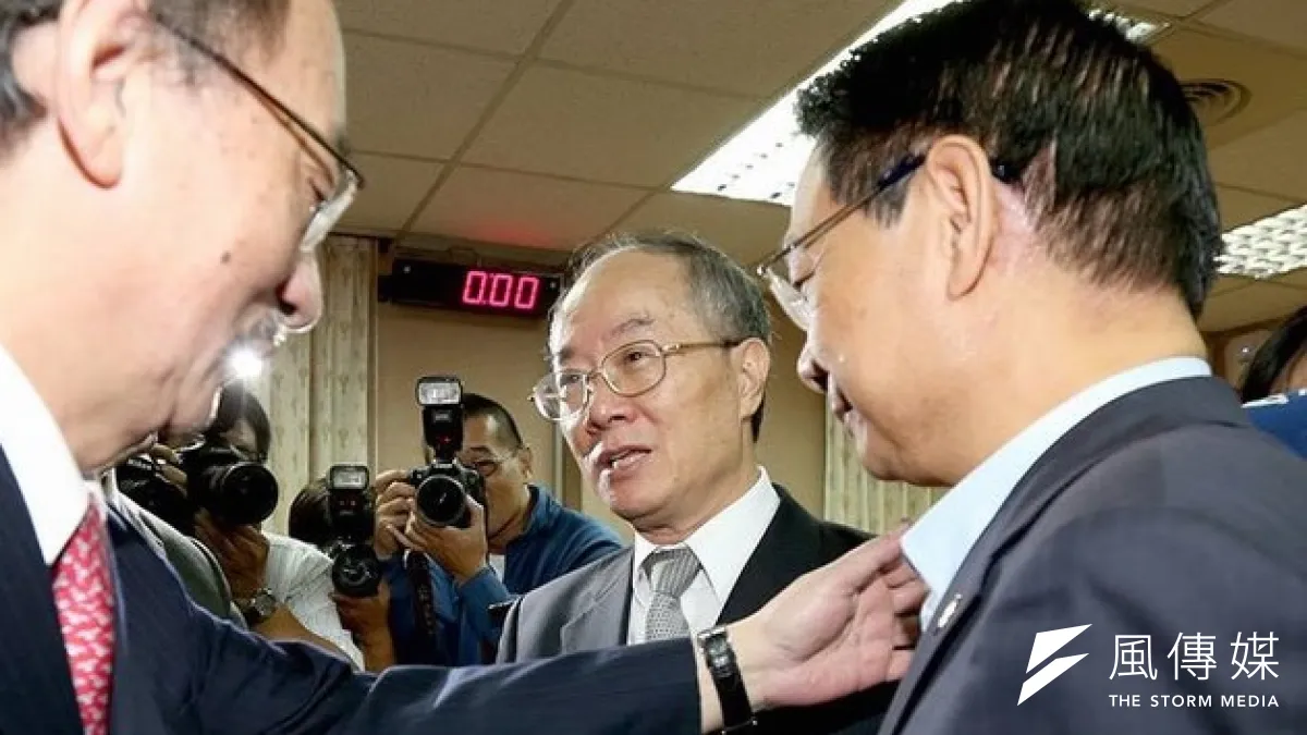 黃世銘洩密案開庭,律師團請求由中研院院士胡佛擔任鑑定人,但被審判長駁回。(吳逸驊攝)