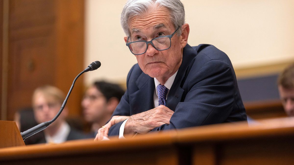 2025年6月24日,聯準會主席鮑爾(Poewell)抵達華盛頓國會山,參加眾議院金融服務委員會的聽證會。(美聯社) 2025年6月24日,聯準會主席鮑爾(Poewell)抵達華盛頓國會山,參加眾議院金融服務委員會的聽證會。(美聯社)