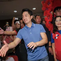 國民黨本寄望蔣萬安(見圖)能全台輔選趴趴走,他如今卻因市政等問題回防台北。(資料照,劉偉宏攝) 國民黨本寄望蔣萬安(見圖)能全台輔選趴趴走,他如今卻因市政等問題回防台北。(資料照,劉偉宏攝)