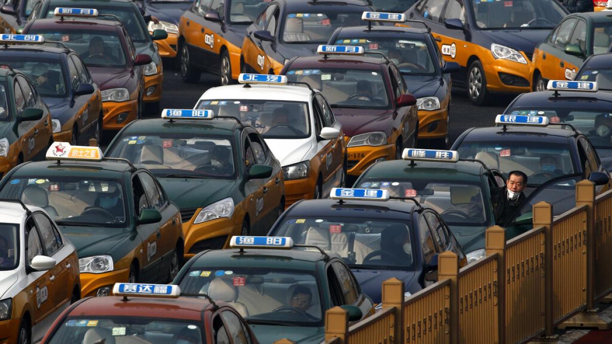 北京觀察》深圳網約車連28個月飽和!中年失業「3件套」避風港崩塌,百萬司機淪為搶單機器?