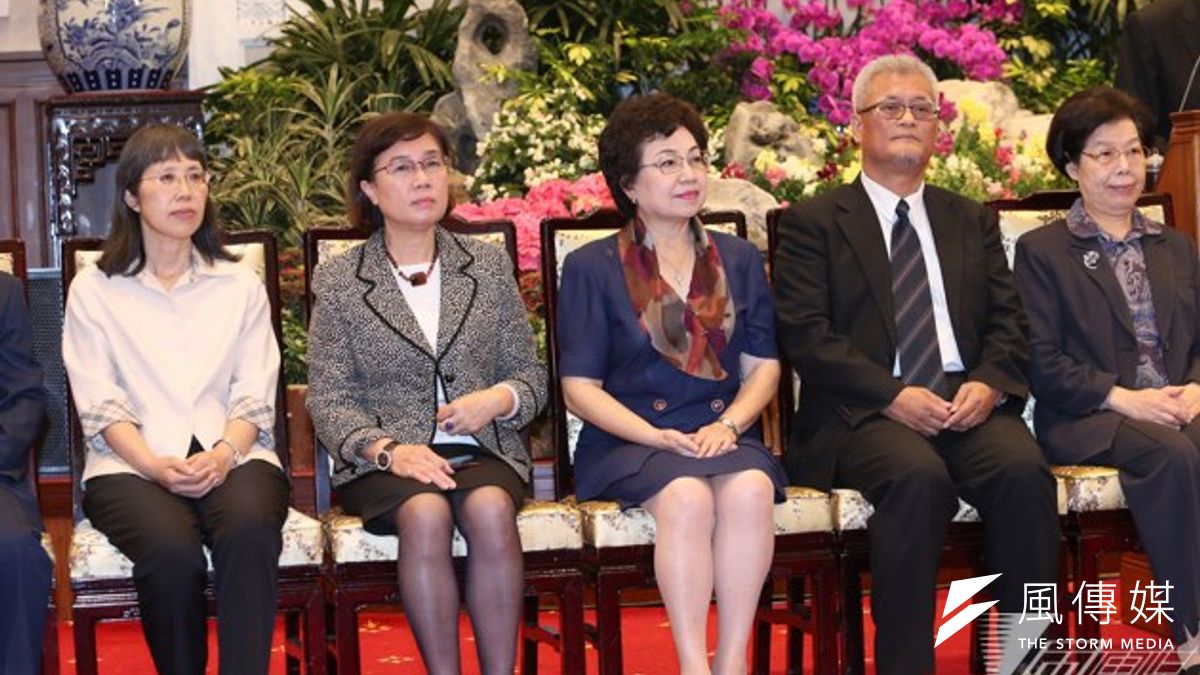 第5屆監察院在8月1日僅有正副院長和16位監委就職,依《監察法》相關規定,調查案件監委根本無法提案彈劾。(吳逸驊攝) 第5屆監察院在8月1日僅有正副院長和16位監委就職,依《監察法》相關規定,調查案件監委根本無法提案彈劾。(吳逸驊攝)