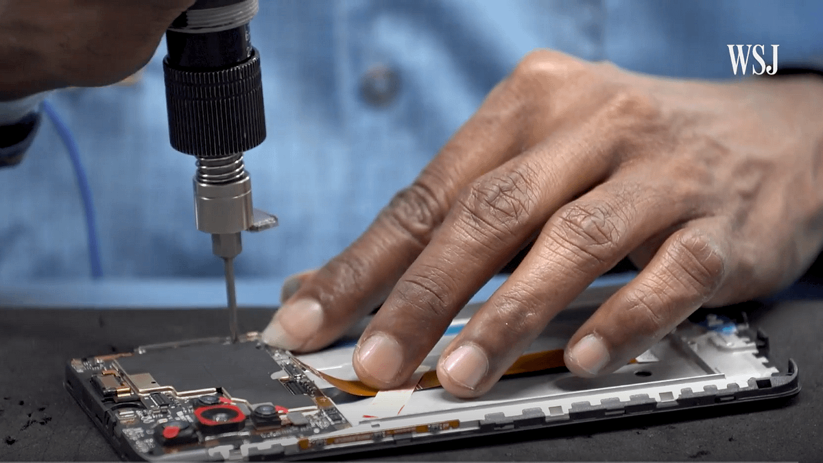 印度手機代工廠(圖片來源:WSJ影片截圖) 印度手機代工廠(圖片來源:WSJ影片截圖)