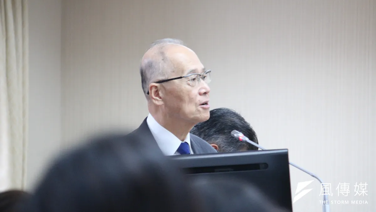 李大維秘書長新書《和光同塵》不僅記錄了他的職業生涯,更顯現他作為忠誠公僕過於謙遜和審慎。(資料照,鍾秉哲攝) 李大維秘書長新書《和光同塵》不僅記錄了他的職業生涯,更顯現他作為忠誠公僕過於謙遜和審慎。(資料照,鍾秉哲攝)