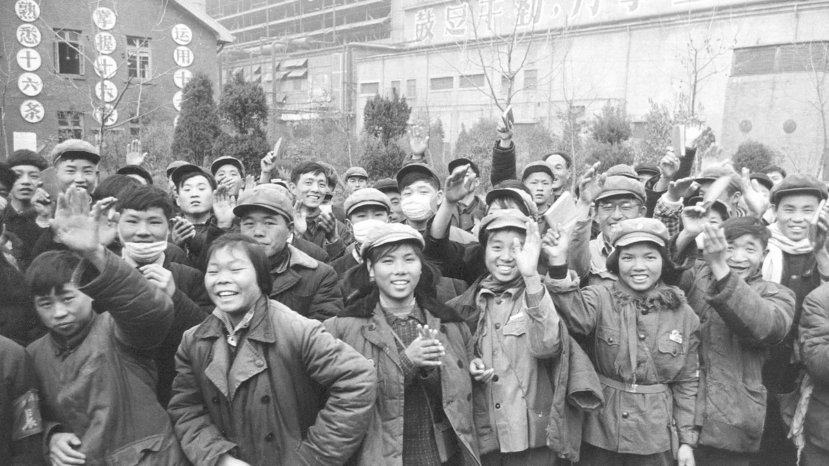 1967年1月,文革期間,狂熱支持毛澤東的青年。(資料照,美聯社)