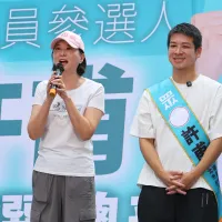 王鴻薇(左一)質疑信民協會與循證民調的調查結果,並翻出2018年台中市長選前民調與開票結果比較。(資料照,顏麟宇攝) 王鴻薇(左一)質疑信民協會與循證民調的調查結果,並翻出2018年台中市長選前民調與開票結果比較。(資料照,顏麟宇攝)