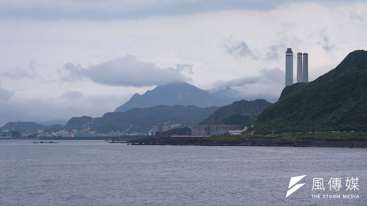 作者認為,碳費只是減碳的手段之一,必須有其他強制性的政策工具,才能讓碳排真正減下來。 (資料照,顏麟宇攝) 作者認為,碳費只是減碳的手段之一,必須有其他強制性的政策工具,才能讓碳排真正減下來。 (資料照,顏麟宇攝)