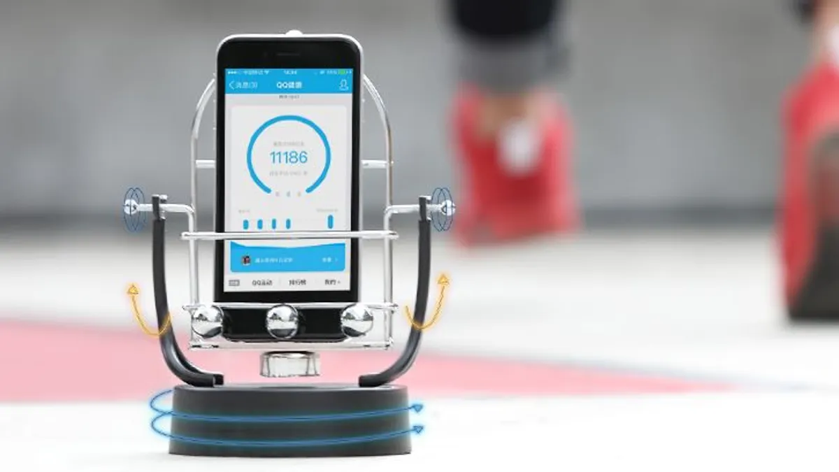 在中國,「偽造步數機」一個月內就熱銷 25,000 台!到底為什麼要掏錢「假走路」呢?(圖/截取自淘寶網) 在中國,「偽造步數機」一個月內就熱銷 25,000 台!到底為什麼要掏錢「假走路」呢?(圖/截取自淘寶網)