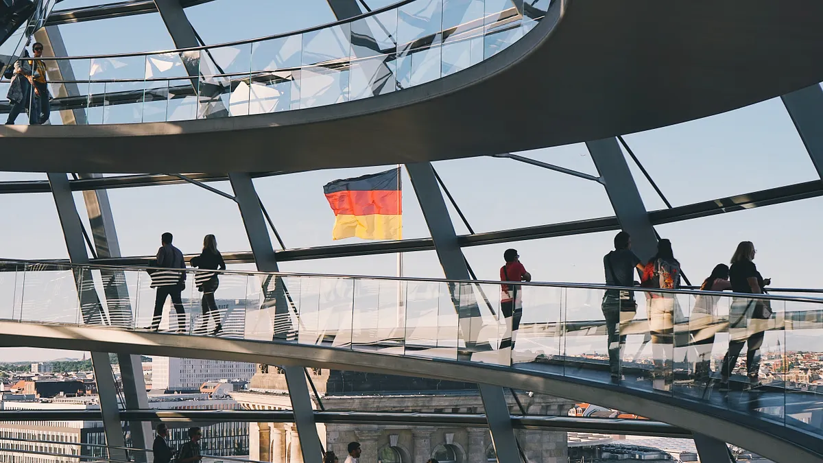 台灣人常是藉由電影影集認識他國文化,卻也因此常有許多刻板印象(圖/Unsplash) 台灣人常是藉由電影影集認識他國文化,卻也因此常有許多刻板印象(圖/Unsplash)