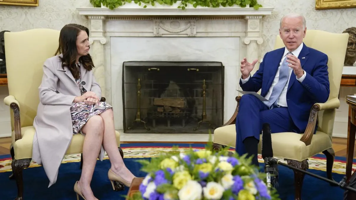 2022年5月31日,美國總統拜登(Joe Biden)於白宮與紐西蘭總理雅頓(Jacinda Ardern)見面。(AP)