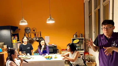 《廚房悄悄話》這齣談女性平權的小戲,透過四個女生的廚房私密談話,傳達障礙者遇到的性別與心理議題。(圖/新北市文化局提供)