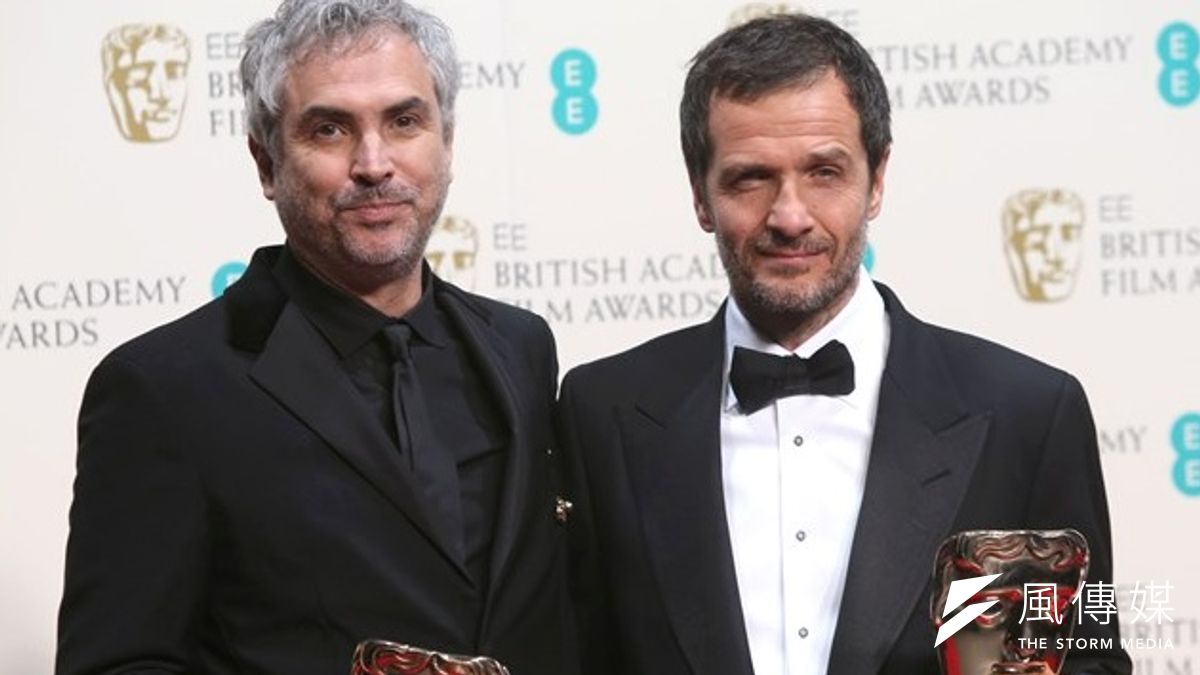 《地心引力》導演艾方索柯朗(左)與製片大衛海曼(右)(美聯社) 《地心引力》導演艾方索柯朗(左)與製片大衛海曼(右)(美聯社)