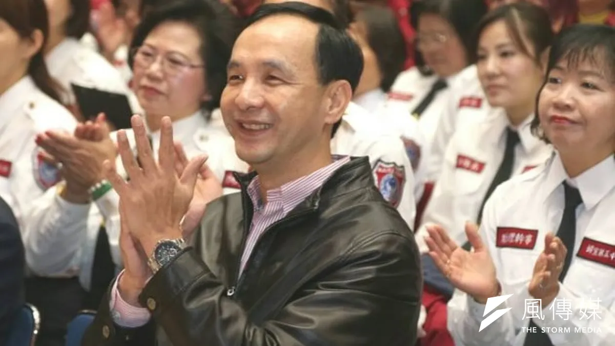 國民黨主席朱立倫回應2016「朱王配」傳言說:「笑笑就好。」(吳逸驊攝)