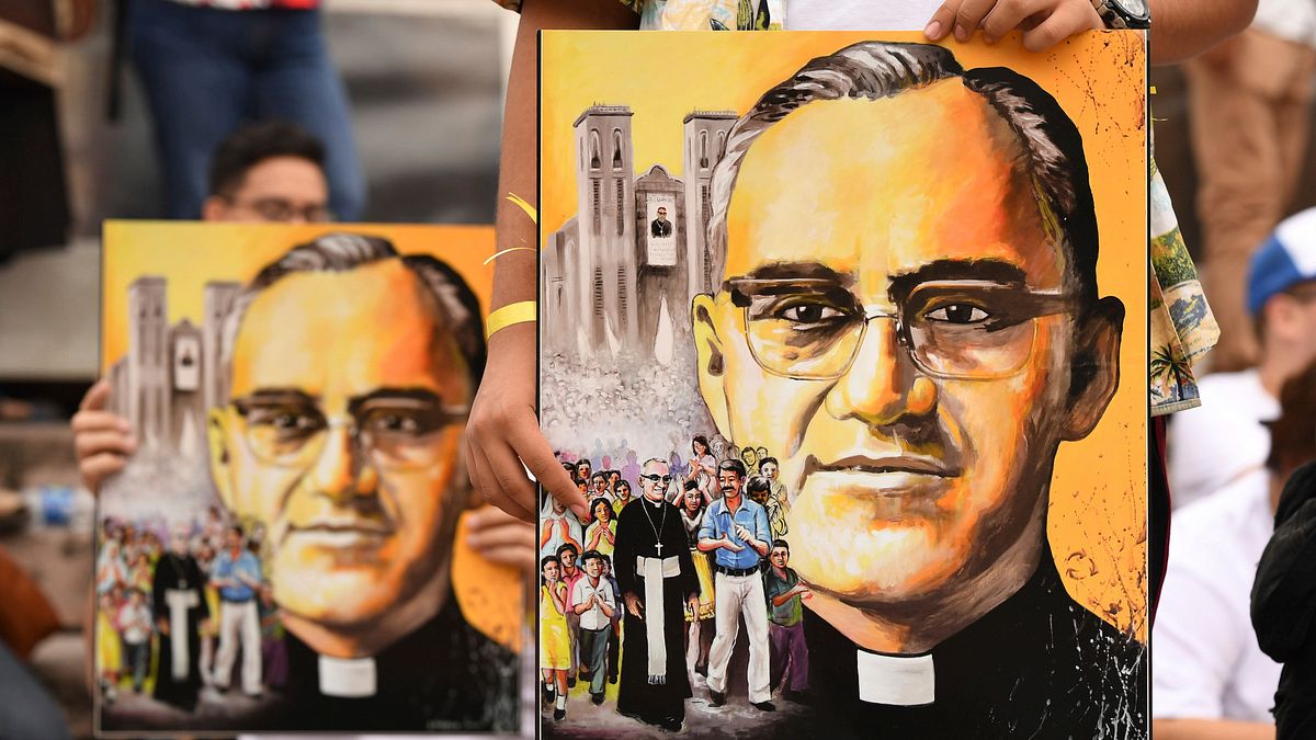 薩爾瓦多天主教樞機主教羅梅洛(Oscar Romero)封聖典禮14日在梵蒂岡舉行(AP) 薩爾瓦多天主教樞機主教羅梅洛(Oscar Romero)封聖典禮14日在梵蒂岡舉行(AP)