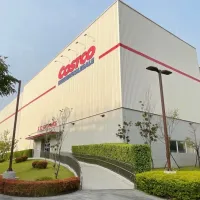 好市多高雄新店7/3開幕!全台唯一「海景第一排」賣場,免費接駁車、進場動線一次看。(資料照/好市多提供) 好市多高雄新店7/3開幕!全台唯一「海景第一排」賣場,免費接駁車、進場動線一次看。(資料照/好市多提供)