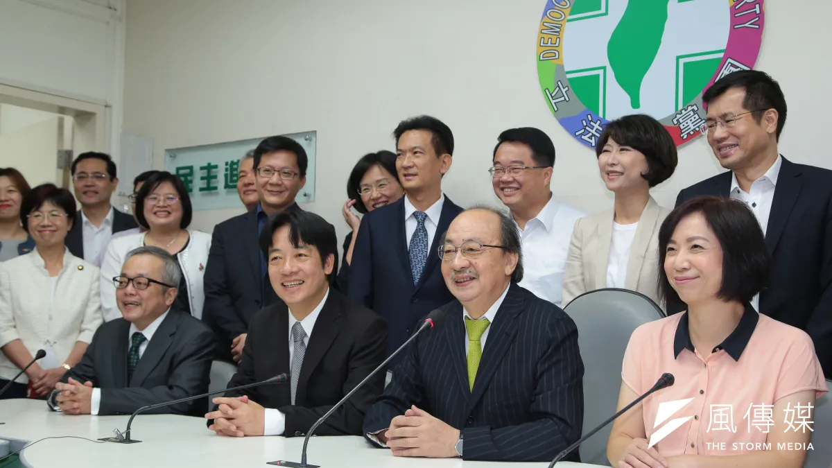 立法院新會期即將開始,民進黨總召柯建銘表示一例一休會是優先法案,將待行政院提出政院版,再一併討論。(資料照,顏麟宇攝)