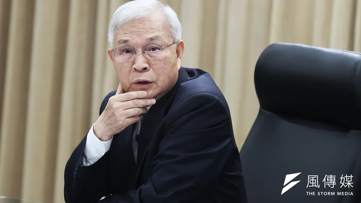 台幣大升值,央行總裁楊金龍5日舉行記者會,否認美國施壓、強調關稅談判未觸及匯率。(柯承惠攝)
