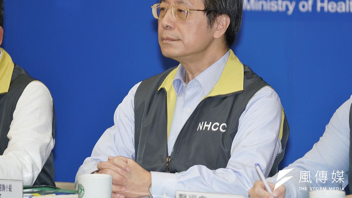 中央流行疫情指揮中心舉行記者會,台灣大學副校長張上淳出席。(盧逸峰攝) 中央流行疫情指揮中心舉行記者會,台灣大學副校長張上淳出席。(盧逸峰攝)