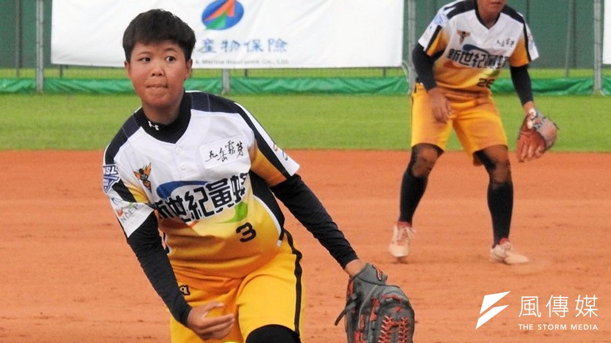 新世紀黃蜂陳筱雯本季首次掛帥先發,投出生涯代表作。(圖/徐炳文攝) 新世紀黃蜂陳筱雯本季首次掛帥先發,投出生涯代表作。(圖/徐炳文攝)