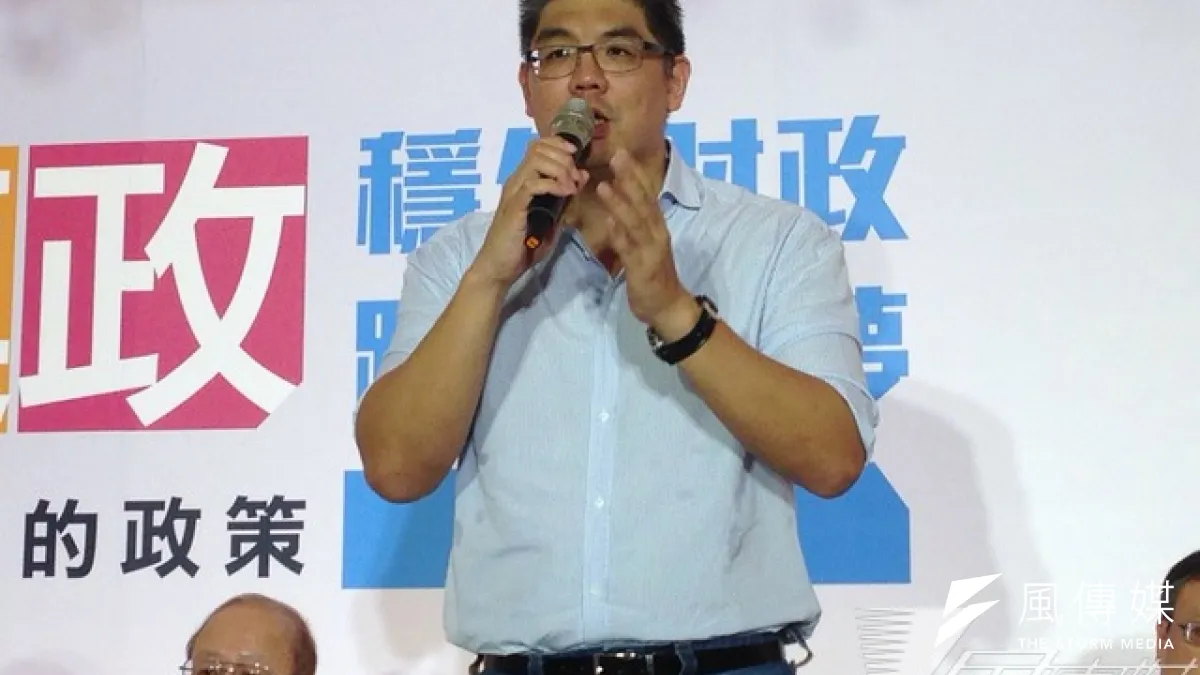 國民黨台北市長參選人連勝文強化政見,日前舉行記者會提出資產證券化觀念。(羅暐智攝)