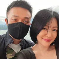 藝人小S(徐熙娣)與「Mike」許雅鈞自 2005 年結婚以來,一家五口的生活始終是外界關注的焦點。(圖/取自FB@小S) 藝人小S(徐熙娣)與「Mike」許雅鈞自 2005 年結婚以來,一家五口的生活始終是外界關注的焦點。(圖/取自FB@小S)
