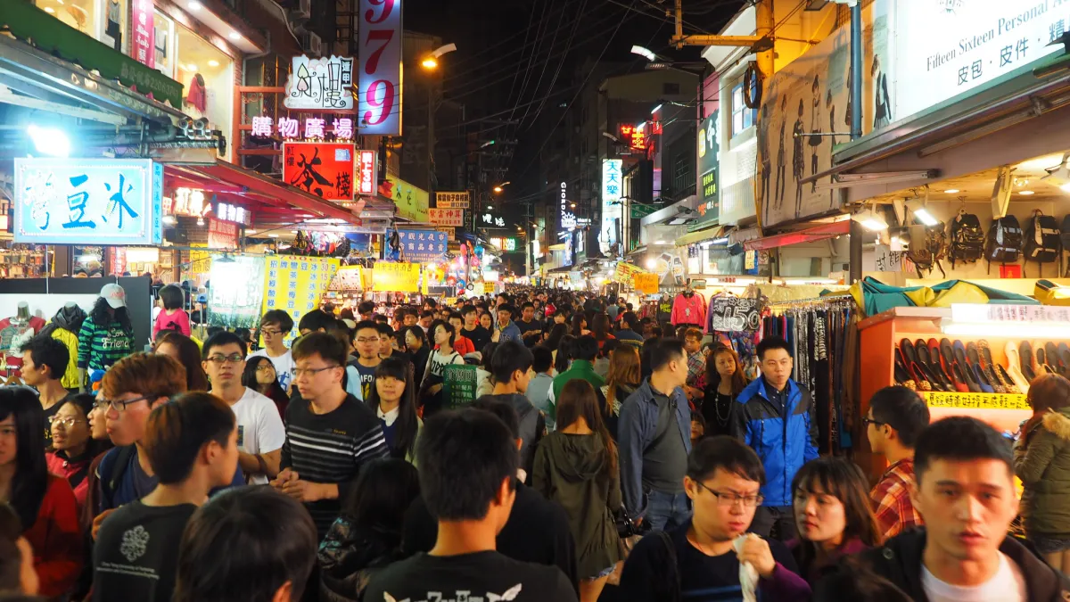夜市是台灣特有文化之一,這些大大小小夜市中,你最愛哪一味?(圖/othree@flickr)