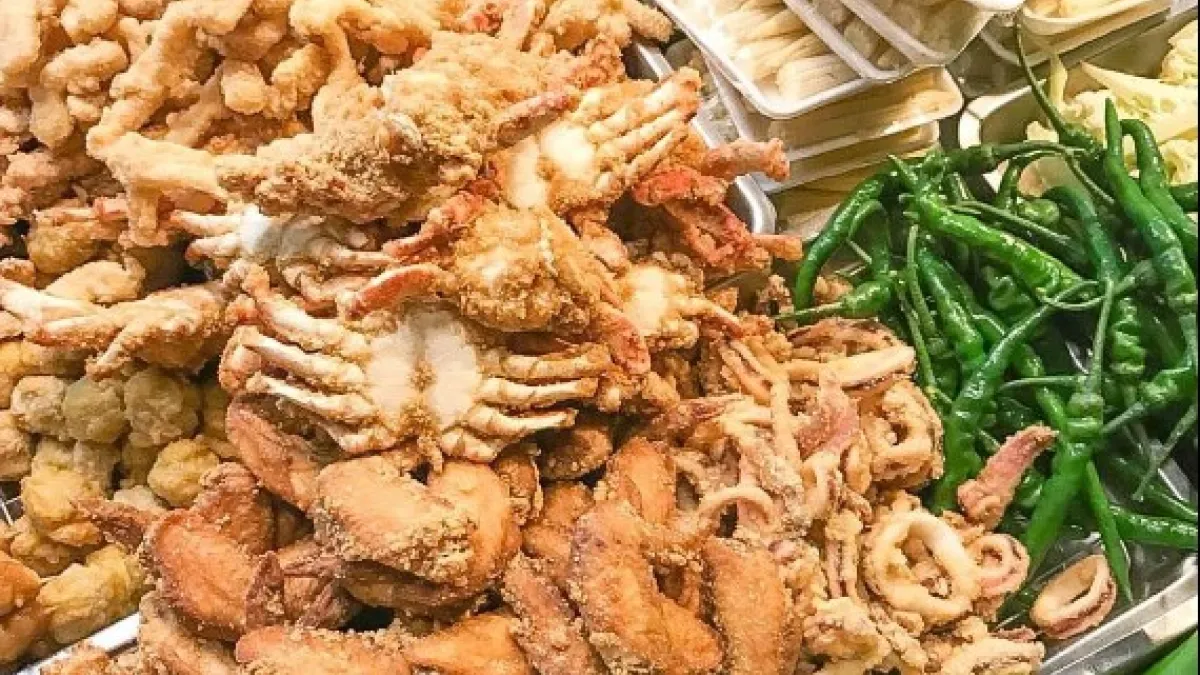 肉汁滿滿的鹹酥雞是台灣人最喜歡的宵夜之一。(圖/網路溫度計提供)