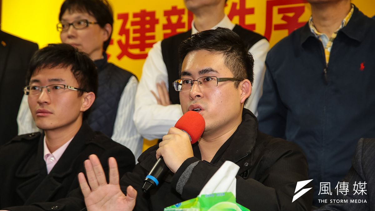 作者認為,新黨政治理念本來就是反對台獨,主張和平統一,致力於海峽兩岸交流。以王炳忠這樣層級的年輕人恐怕接觸不到什麼公務機密。(資料照,顏麟宇攝) 作者認為,新黨政治理念本來就是反對台獨,主張和平統一,致力於海峽兩岸交流。以王炳忠這樣層級的年輕人恐怕接觸不到什麼公務機密。(資料照,顏麟宇攝)