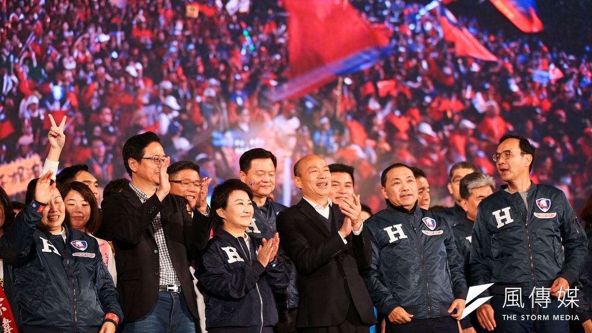 韓國瑜要以蔡英文為鑑;蔡英文要以自己為戒;圖為國民黨總統候選人韓國瑜凱道造勢大會。(簡必丞攝) 韓國瑜要以蔡英文為鑑;蔡英文要以自己為戒;圖為國民黨總統候選人韓國瑜凱道造勢大會。(簡必丞攝)