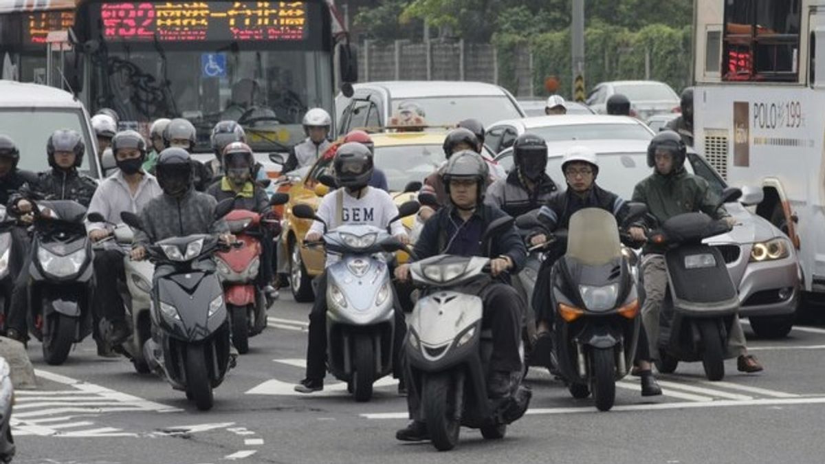 交通部公路局宣布將於2026年1月起正式啟動駕照考試改革。(示意圖/吳逸驊攝) 交通部公路局宣布將於2026年1月起正式啟動駕照考試改革。(示意圖/吳逸驊攝)