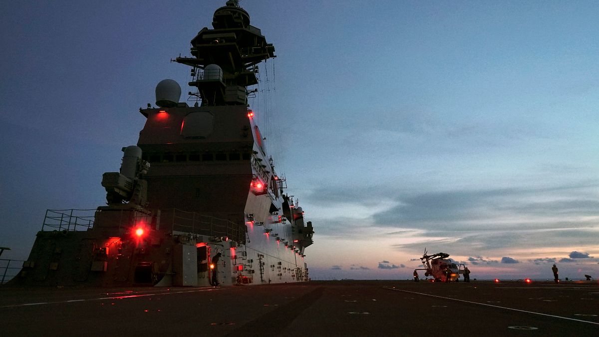 日本海上自衛隊直升機護衛艦「出雲號」(AP) 日本海上自衛隊直升機護衛艦「出雲號」(AP)