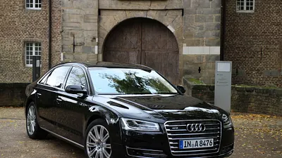 奧迪 A8 L W12的頂級轎車售價近千萬元,推出以來全台售出不超過10輛。(Robert Basic@wikipedia/CC BY 2.0)