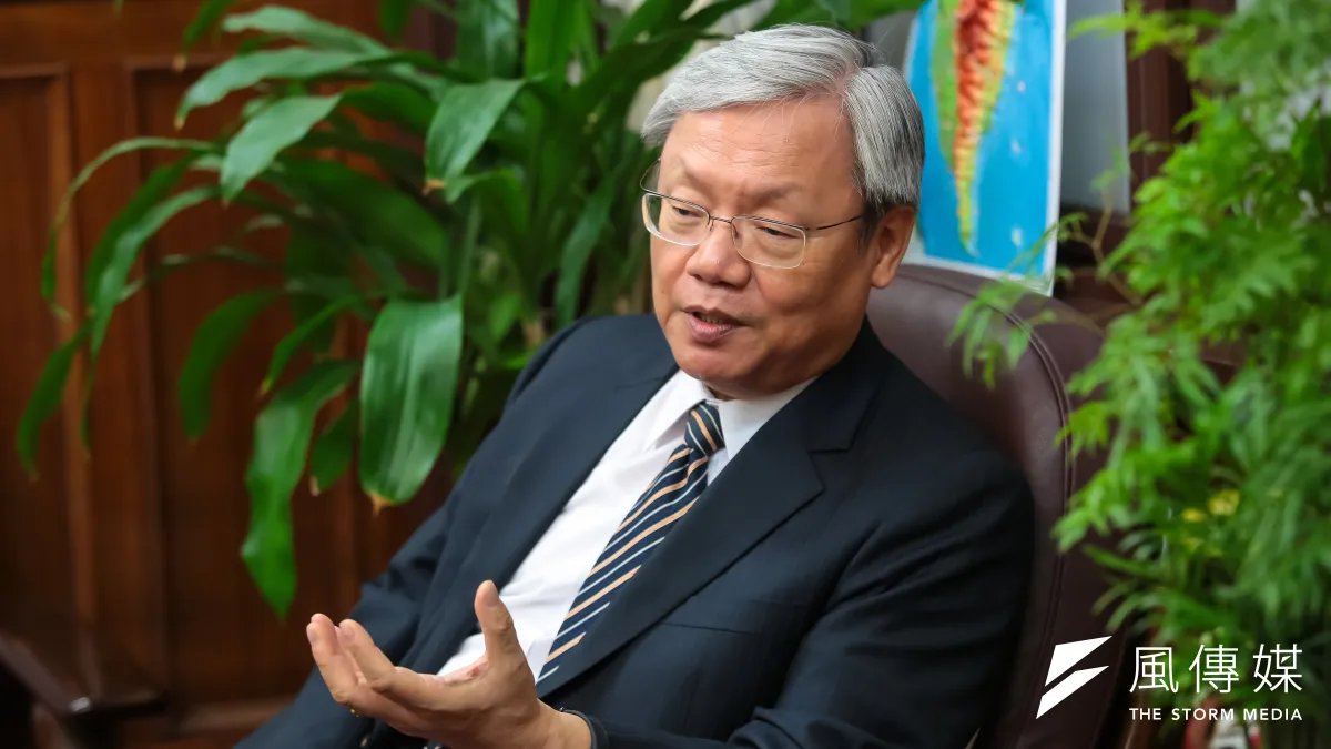 司法院副院長蘇永欽12日接受專訪,他表示,在總統府大辣辣地設置司法改革委員會,明顯違反權責分立的憲政原則。(顏麟宇攝)