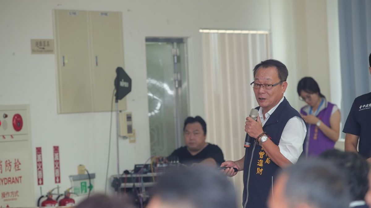 台中市消防局長曾進財說明災害應變中心採「功能分組」運作架構實際操作實務。(圖/台中市政府提供) 台中市消防局長曾進財說明災害應變中心採「功能分組」運作架構實際操作實務。(圖/台中市政府提供)