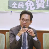 民進黨立委林俊憲批評國民黨立委們,在國會表決時,根本不知道在投什麼。(資料照,柯承惠攝) 民進黨立委林俊憲批評國民黨立委們,在國會表決時,根本不知道在投什麼。(資料照,柯承惠攝)