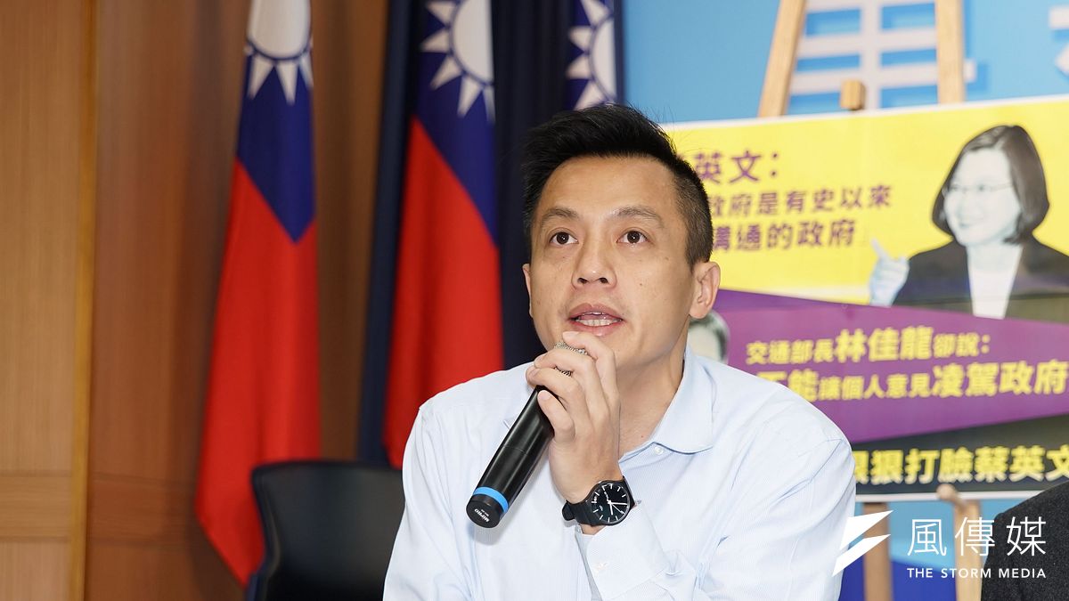 國民黨市議員李明賢18日出席「幫推、投石,瓜田李下?蔡英文踹共!」記者會。(資料照,盧逸峰攝) 國民黨市議員李明賢18日出席「幫推、投石,瓜田李下?蔡英文踹共!」記者會。(資料照,盧逸峰攝)