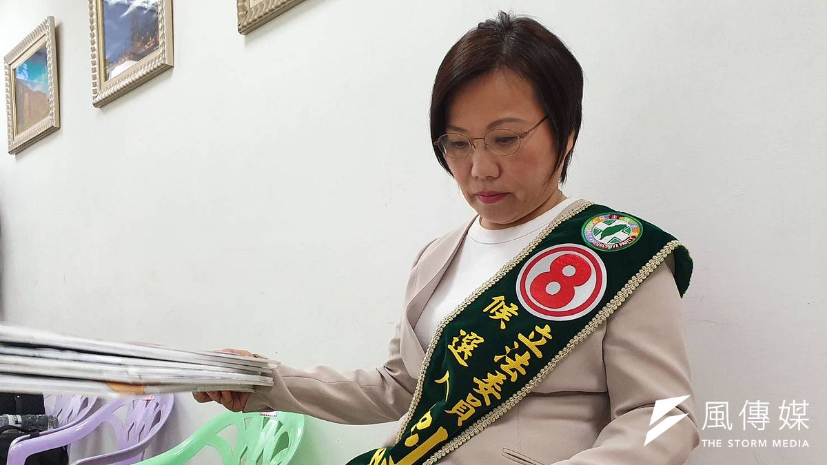 立委候選人劉世芳提出這四年所實踐的政績供全民檢視。(圖/徐炳文攝) 立委候選人劉世芳提出這四年所實踐的政績供全民檢視。(圖/徐炳文攝)