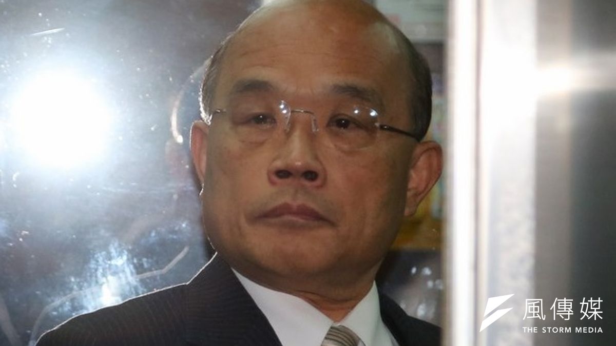 蔡英文宣布參選黨主席,現任黨主席蘇貞昌也在中央黨部短暫接受媒體訪問。圖為蘇貞昌進電梯時的畫面。(余志偉攝) 蔡英文宣布參選黨主席,現任黨主席蘇貞昌也在中央黨部短暫接受媒體訪問。圖為蘇貞昌進電梯時的畫面。(余志偉攝)