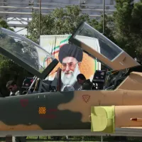 外型和構造與F-5F極為相似、被伊朗稱為國產的「天河」戰機。(圖片取自伊朗總統府) 外型和構造與F-5F極為相似、被伊朗稱為國產的「天河」戰機。(圖片取自伊朗總統府)