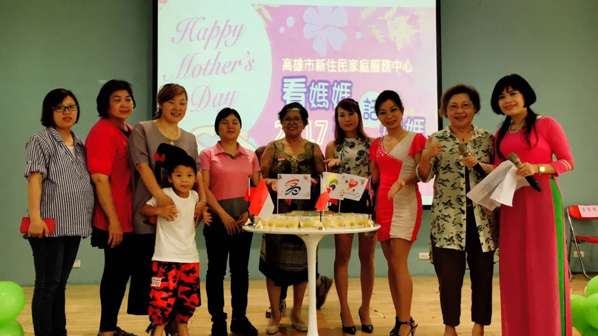 畫出心中的愛與感動,新住民子女的畫中話。(圖/高雄市社會局提供)