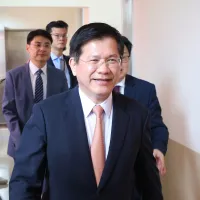 外交部長林佳龍日前自曝6月曾到訪德國,走訪柏林圍牆、霍恩舍豪森紀念館。(顏麟宇攝) 外交部長林佳龍日前自曝6月曾到訪德國,走訪柏林圍牆、霍恩舍豪森紀念館。(顏麟宇攝)