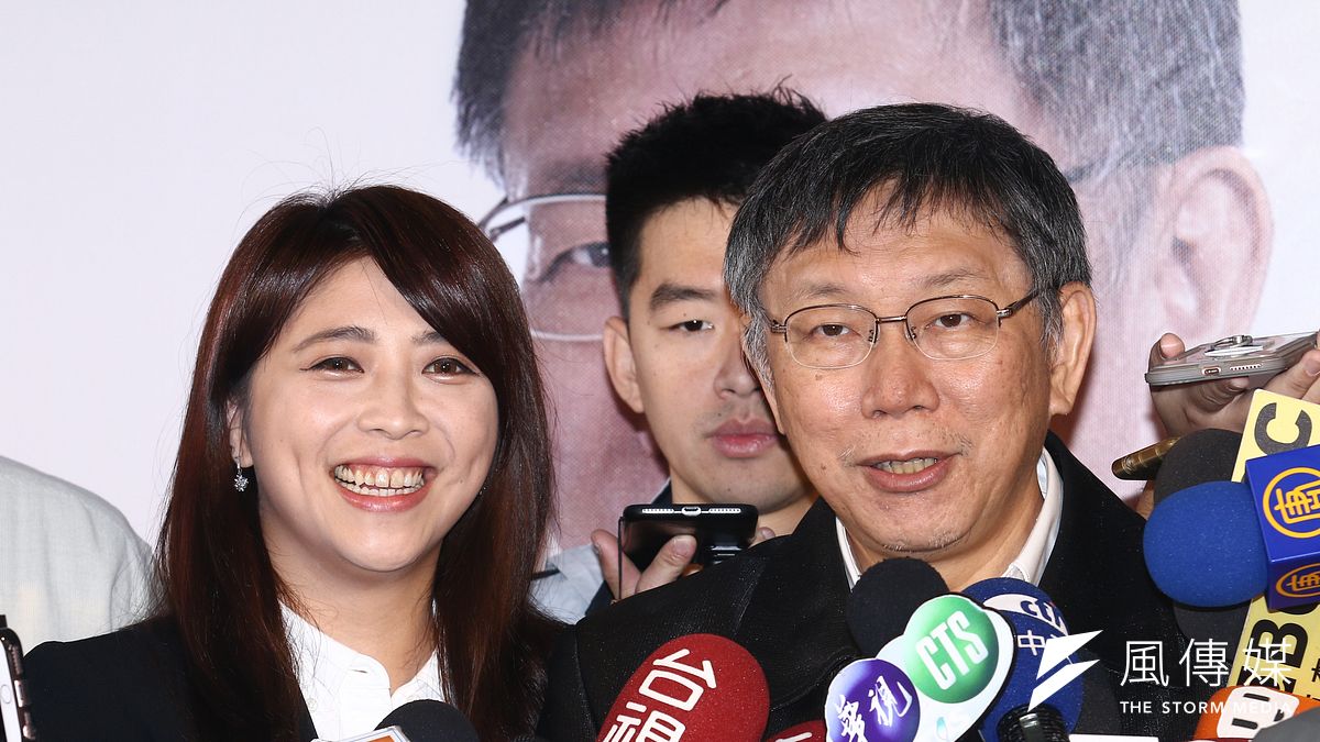 台北市第二選區立委補選周日即將登場,「柯家軍」陳思宇(左)除經常與台北市長柯文哲(右)合體造勢,也在日前推出與柯合拍的拉票影片。(資料照,蔡親傑攝) 台北市第二選區立委補選周日即將登場,「柯家軍」陳思宇(左)除經常與台北市長柯文哲(右)合體造勢,也在日前推出與柯合拍的拉票影片。(資料照,蔡親傑攝)