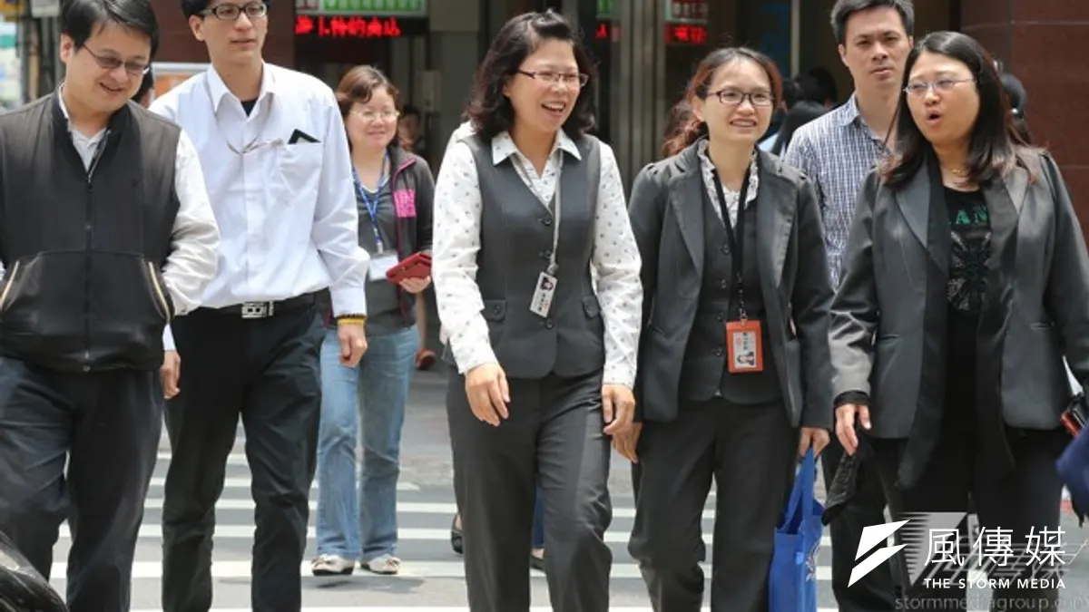 隨著雙薪家庭普及和生活節奏加快,「家事外包」已成為城市新常態,使居家清潔市場商機高達數百億。(示意圖/吳逸驊攝)