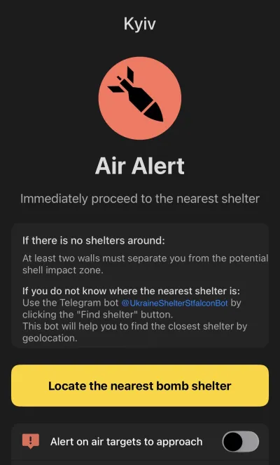 烏克蘭人人手機中都有防空警示App,接到通知必須立刻避難。(許毓仁提供)