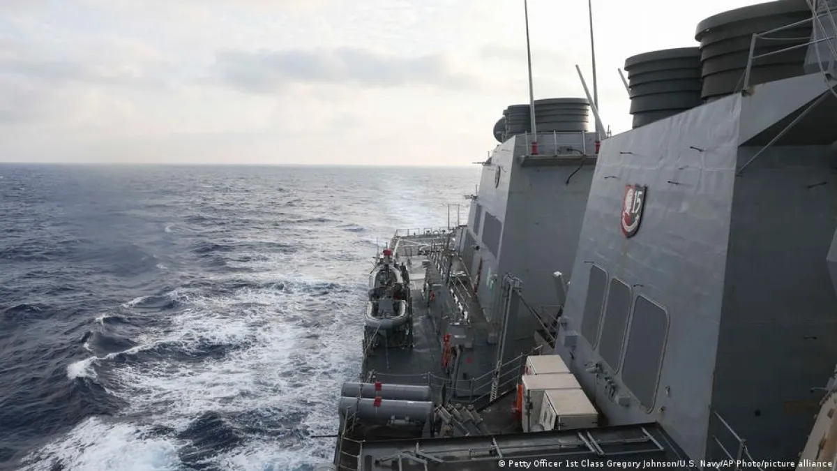 2023年3月24日,美軍飛彈驅逐艦米利厄斯號(USS Milius)在南海巡弋。(美聯社)