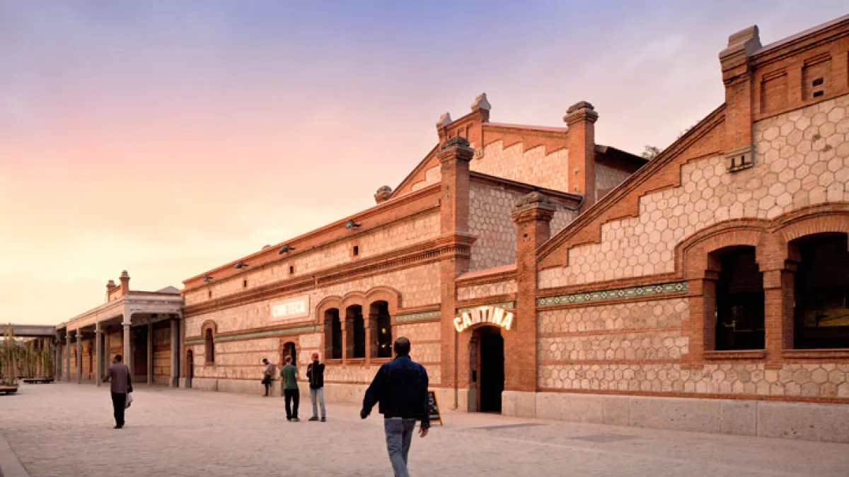 使用超過八十年的摩爾式(Moorish architecture)老屠宰場(圖/Fernando Guerra, FG+SG Architectural Photography )