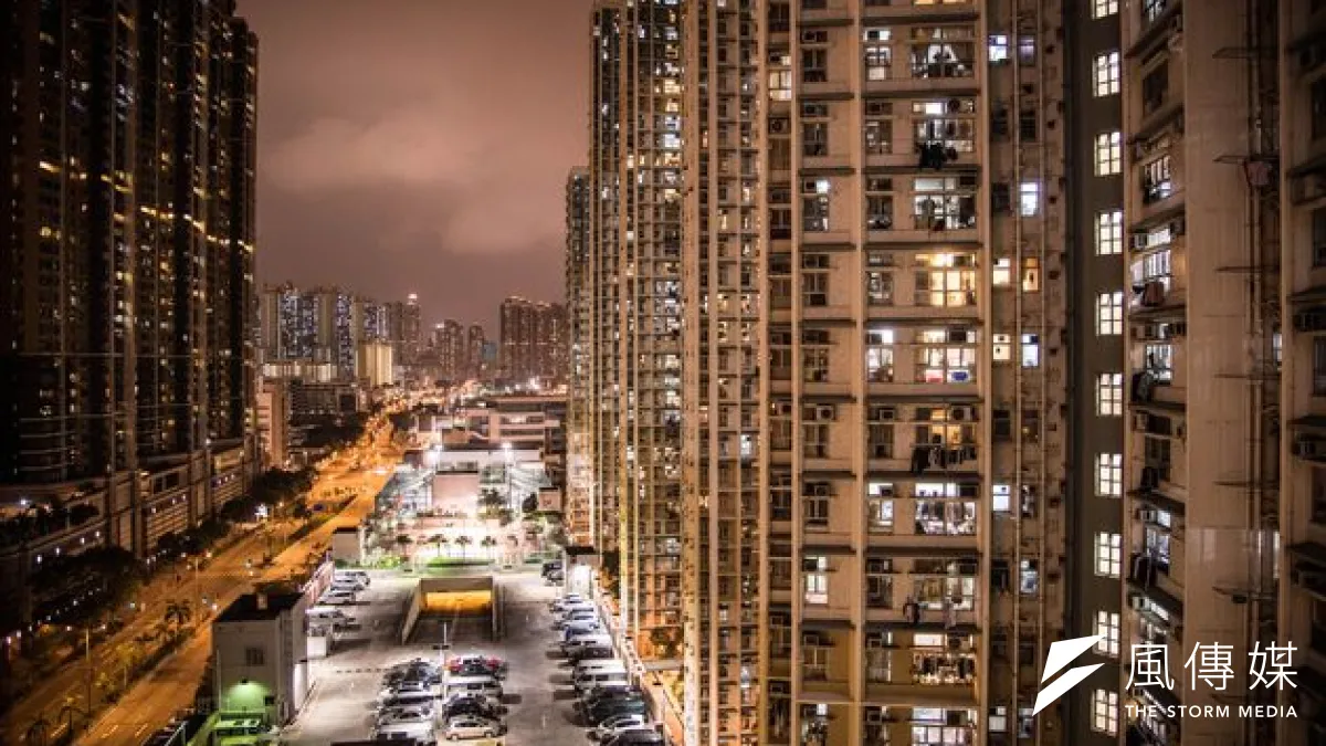 在「濃度」特高的擁擠城市,卻也能得到一個自己的寧靜天地。(洪滋敏攝)