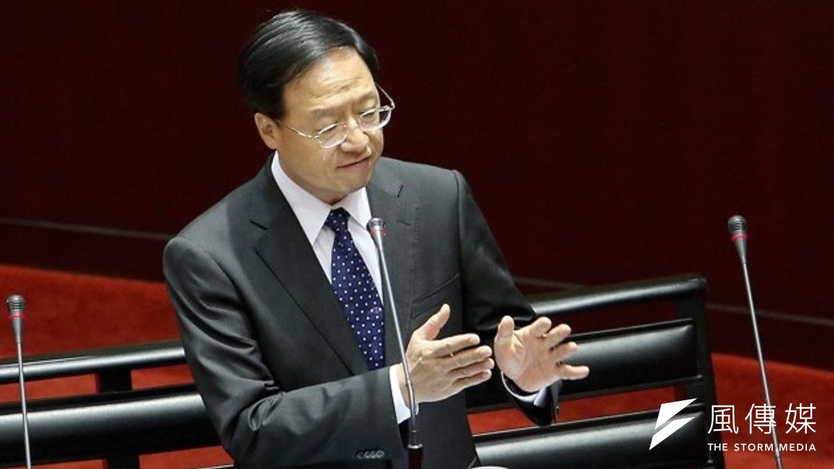 食安風暴延燒,立委在今天的立法院會一致要求行政院長江宜樺道歉,藍委蔡錦隆更說,食安如果做不好,「連院長也要下架」。(資料照片,吳逸驊攝) 食安風暴延燒,立委在今天的立法院會一致要求行政院長江宜樺道歉,藍委蔡錦隆更說,食安如果做不好,「連院長也要下架」。(資料照片,吳逸驊攝)