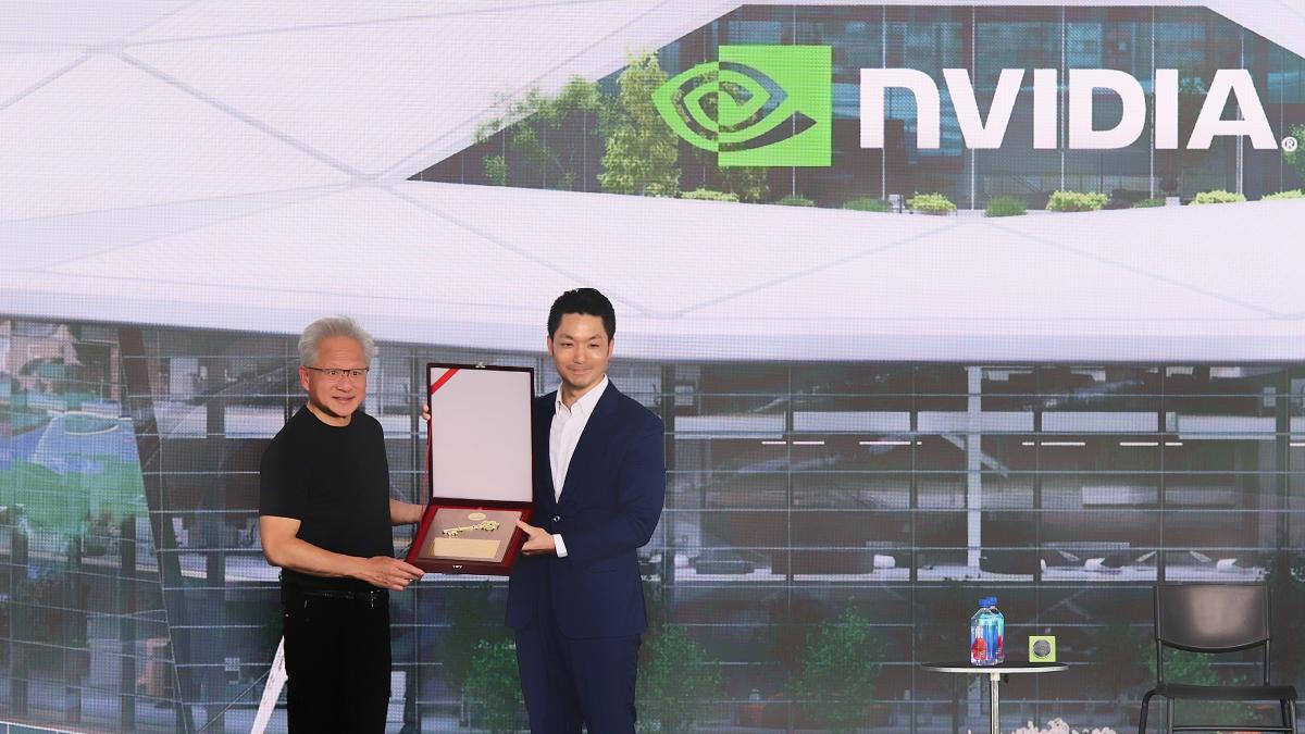 輝達總部2030年進駐!蔣萬安贈台北之鑰 黃仁勳曝年砸4.8兆在台建AI生態圈