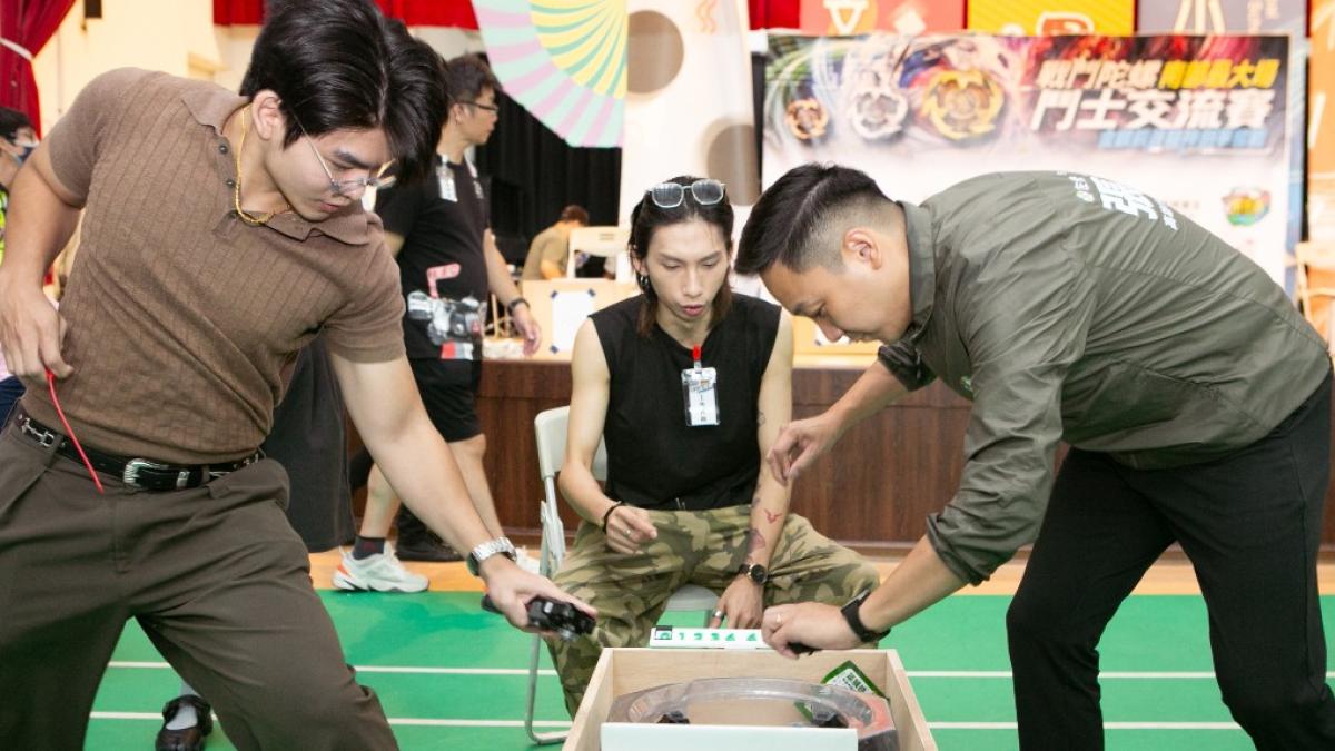 戰鬥陀螺賽事登場!480位鬥士爭奪「蒼龍神劍」張以理:以多元休閒活動為高雄注入青春活力